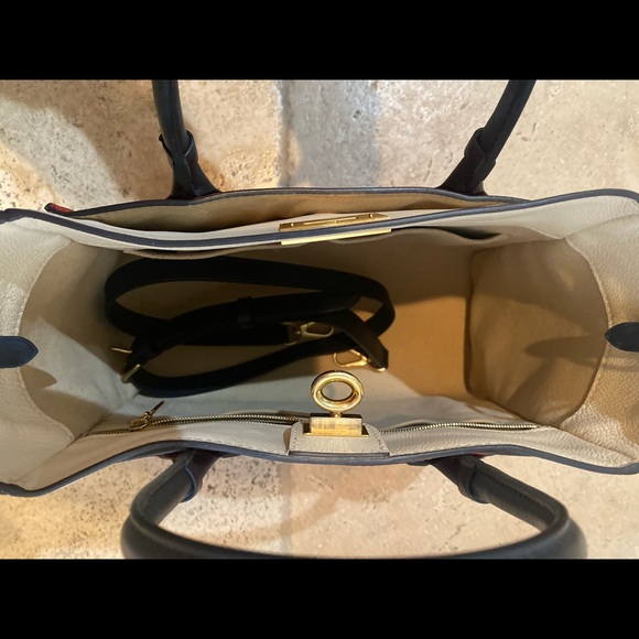 Louis Vuitton Handbag - Picture 10 of 10